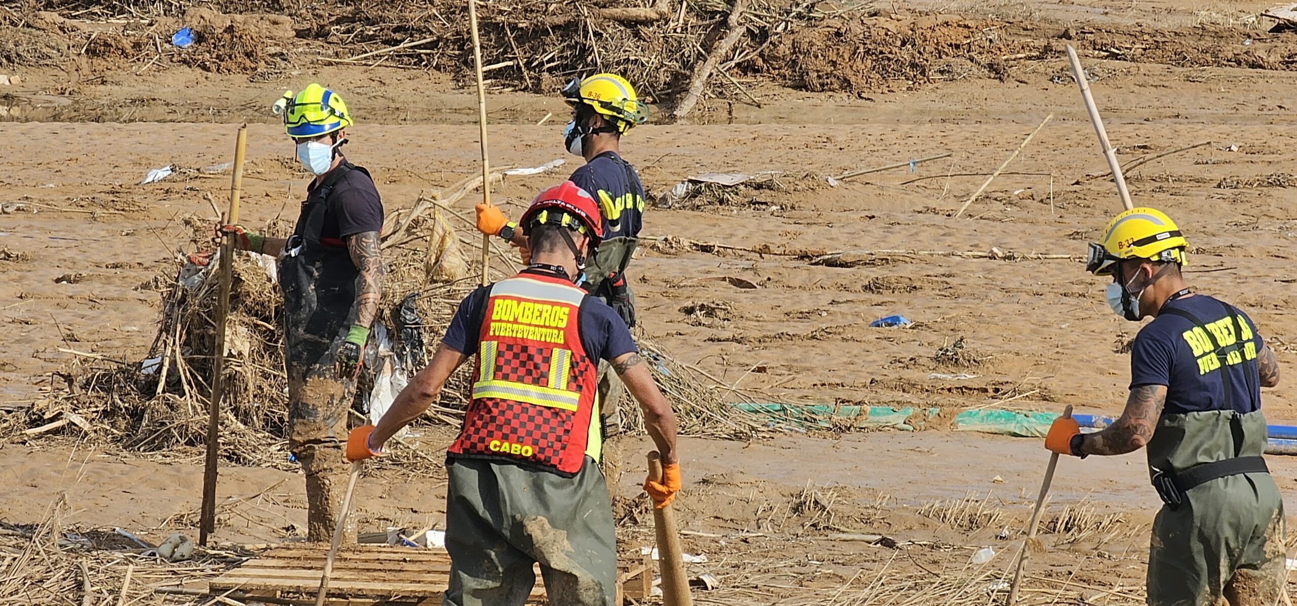 Bomberos de Fuerteventura rastrean un área de La Albufera